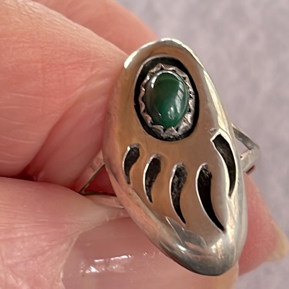 Bear Claw Malachite Ring - Picture 2 of 6